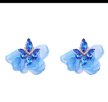 Load image into Gallery viewer, BOHO Layered Floral Earrings
