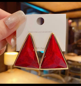 TRIANGLE SHAPED STUD EARRINGS